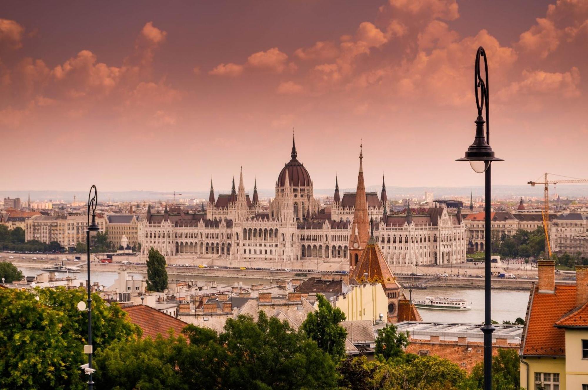 Designer Boutique 2R Walk To Opera House & Basilica Budapeste Exterior foto